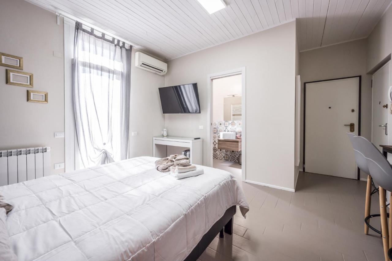 Suite 649 Mono Con Terrazzo Modena Exterior foto